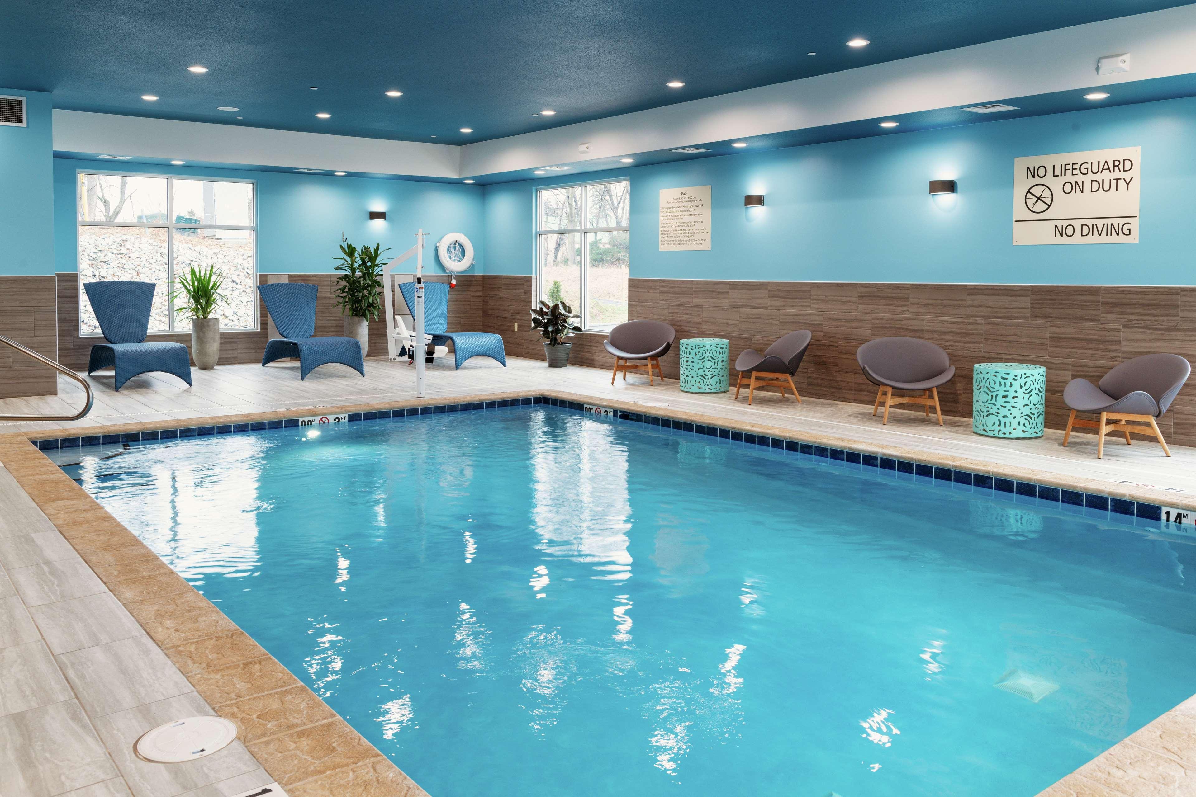 Hampton Inn & Suites Pittsburgh New Stanton Pa Εξωτερικό φωτογραφία