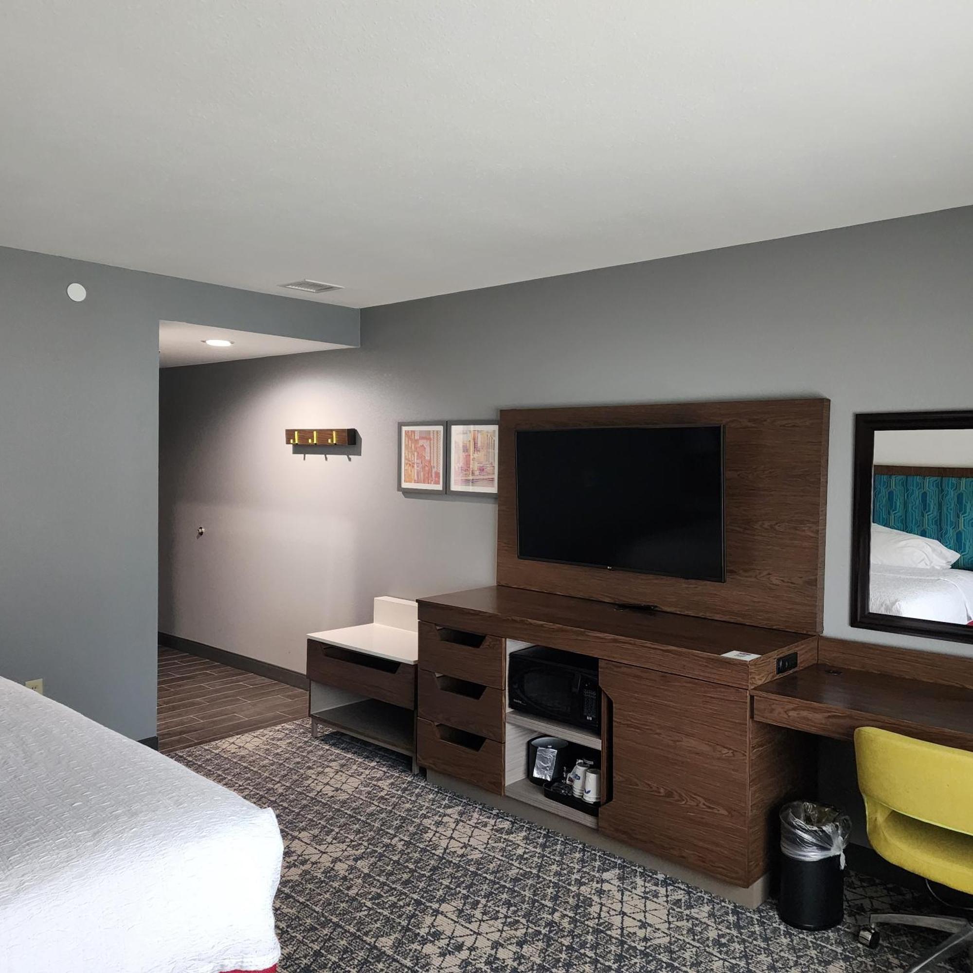 Hampton Inn & Suites Pittsburgh New Stanton Pa Εξωτερικό φωτογραφία